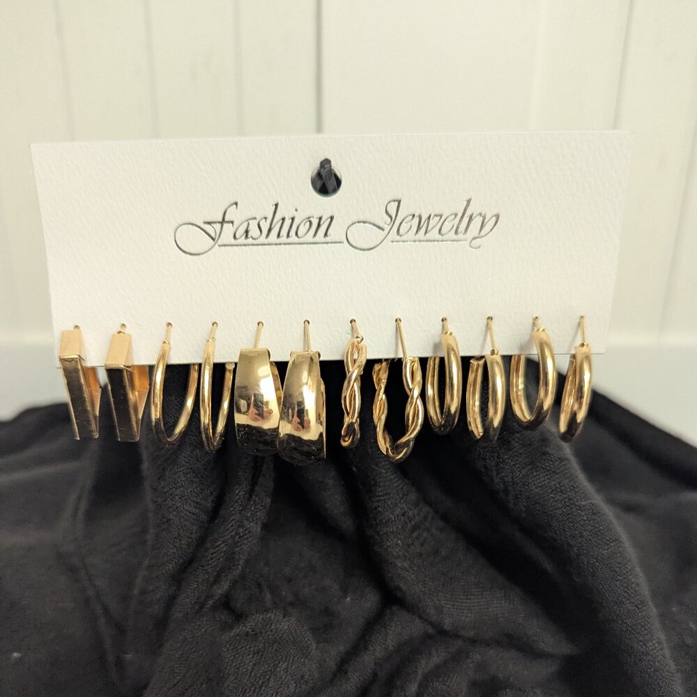 🎄 6 sets earrings closet closing DEC 31ST